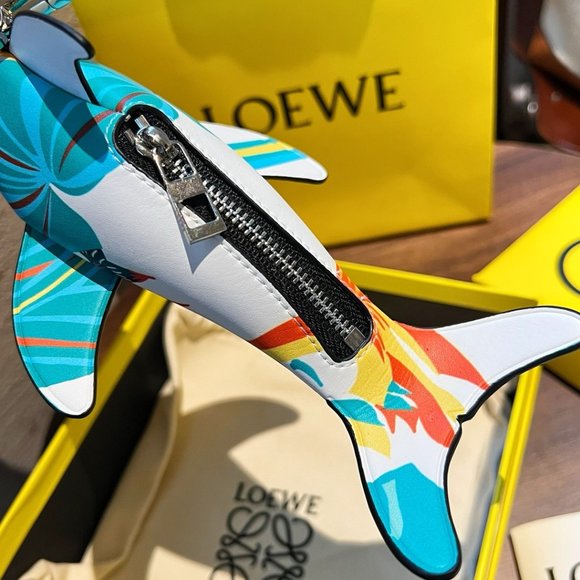 ✨ Loewe dolphin Bag Charm ✨ - Picture 7 of 9
